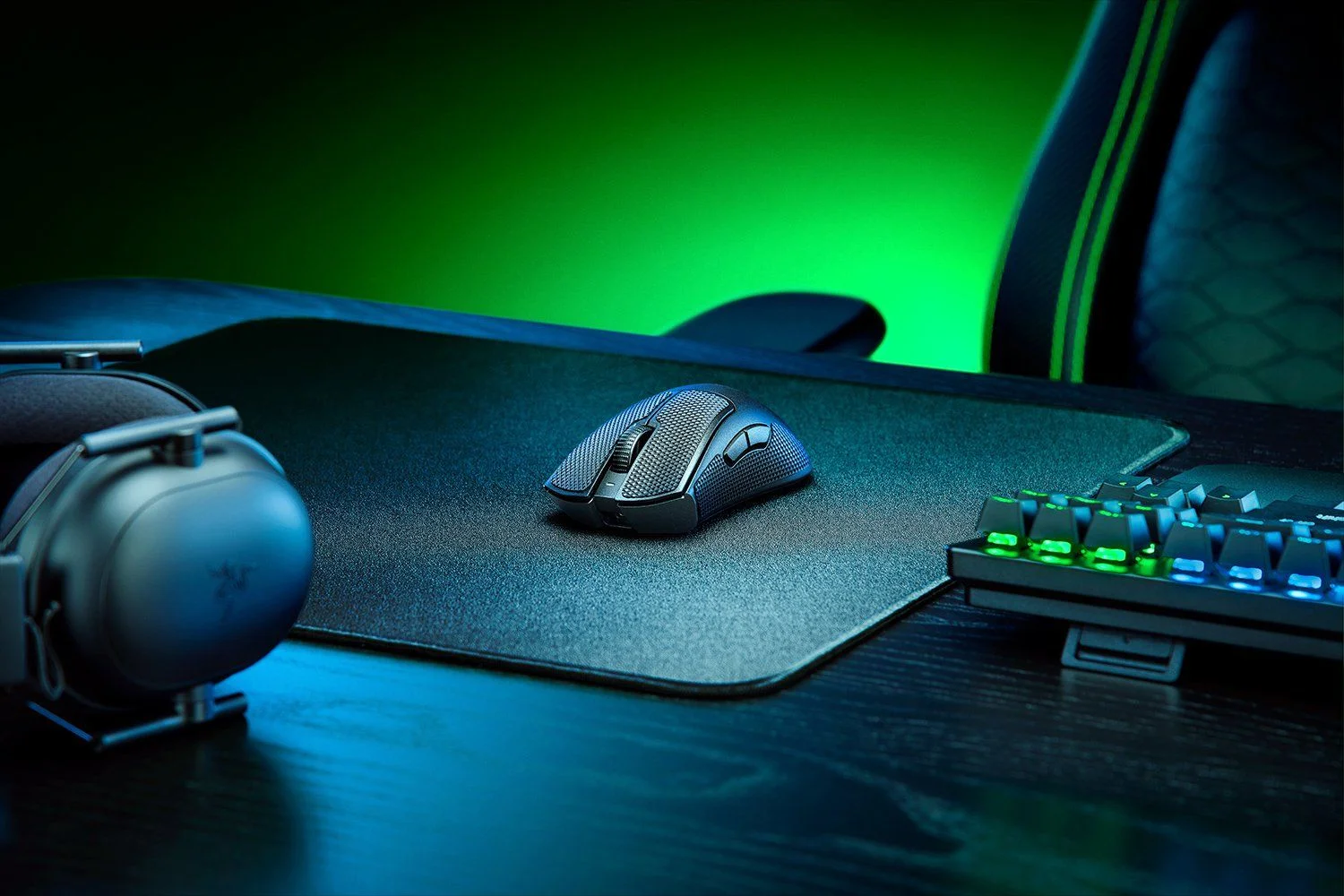 Logos of reputable gaming peripheral brands.