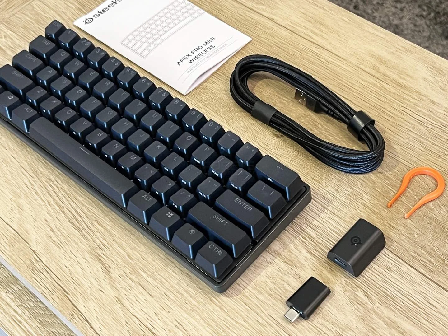 Screenshot of a keyboard software interface, showcasing macro and RGB customization options.